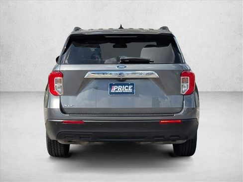 Used 2021 Ford Explorer XLT RWD image 7