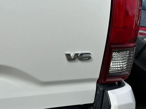 Used 2019 Toyota Tacoma TRD Off-Road image 6