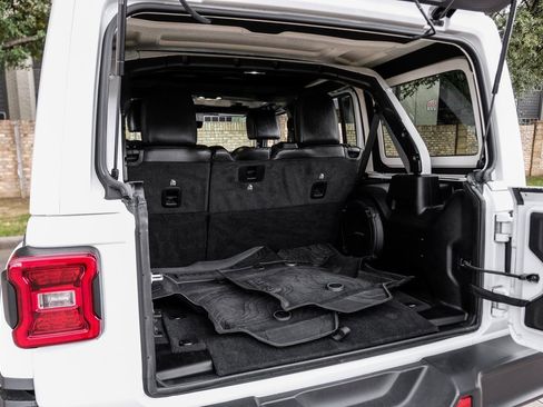 Used 2022 Jeep Wrangler Unlimited Sahara w/ LED Lighting Group image 62