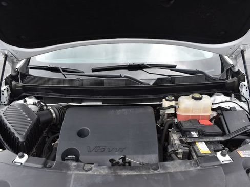 Used 2020 Chevrolet Traverse LS FWD image 13
