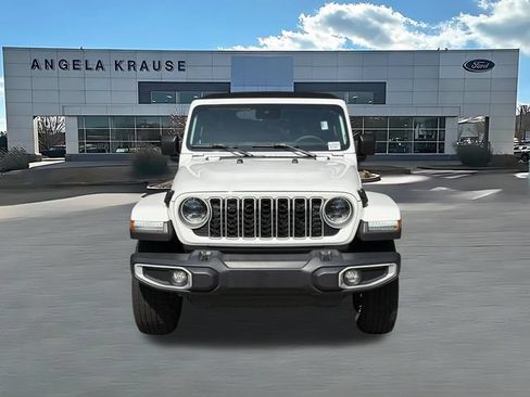 Used 2024 Jeep Wrangler Unlimited Sahara AWD/4WD image 2