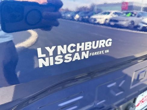 Used 2023 Nissan Frontier SV w/ SV Convenience Package image 11