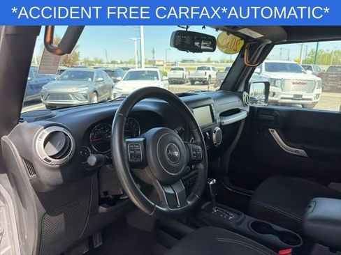 Used 2016 Jeep Wrangler Unlimited Sahara w/ Dual Top Group image 18