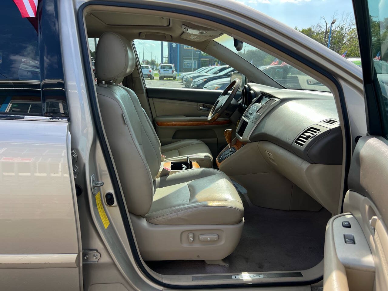 Used 2005 Lexus RX 330 FWD image 12