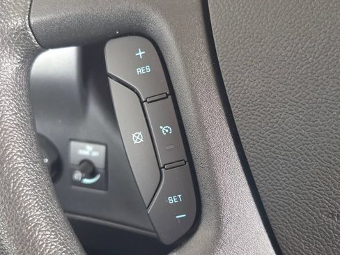 Used 2025 Chevrolet Express 2500 w/ Driver Convenience Package RWD image 8