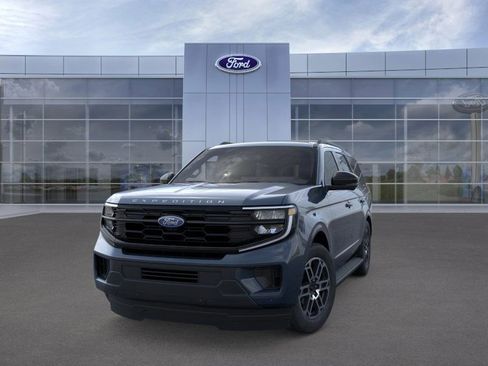 New 2025 Ford Expedition Active image 5