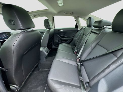 Used 2019 Volkswagen Jetta SEL w/ Cold Weather Package image 15