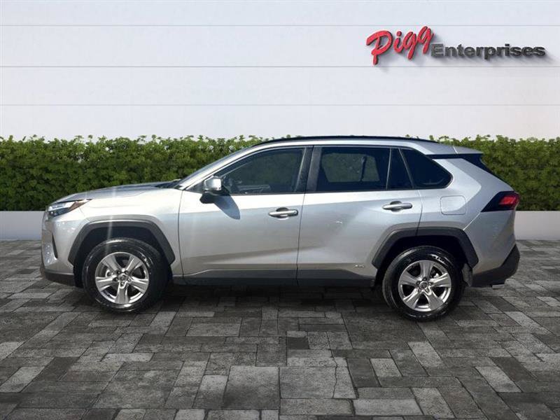 Used 2025 Toyota RAV4 XLE w/ Convenience Package AWD/4WD image 3