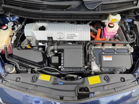 Used 2015 Toyota Prius Persona Series FWD image 30