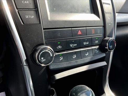 Used 2017 Toyota Camry SE image 23