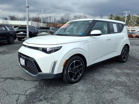 Used 2023 Kia Soul EX image 8