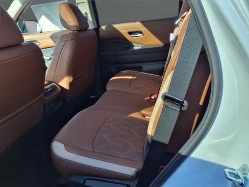 New 2026 Nissan Pathfinder Platinum image 45