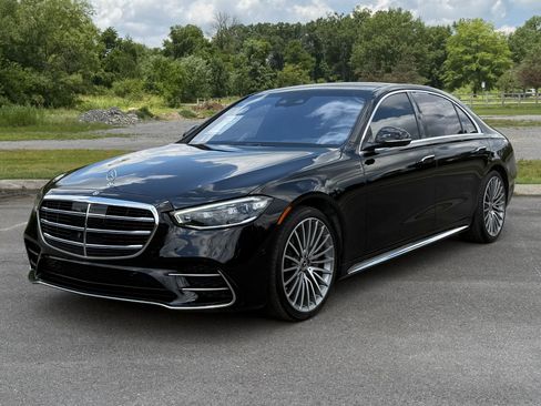 Used 2023 Mercedes-Benz S 580 4MATIC Sedan image 2
