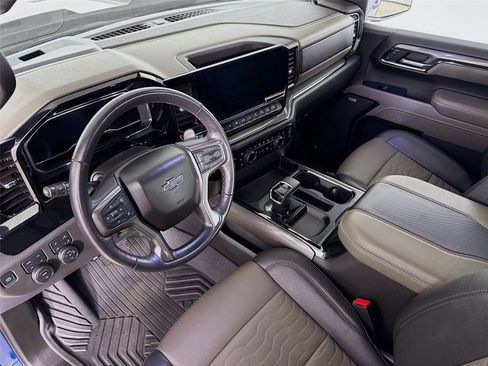 Used 2023 Chevrolet Silverado 1500 ZR2 image 10