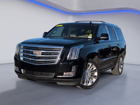 Used 2018 Cadillac Escalade Platinum image 2