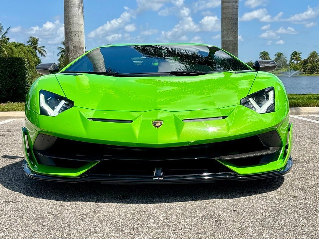 Used 2019 Lamborghini Aventador SVJ AWD/4WD image 3