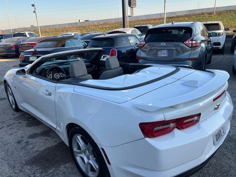 Used 2020 Chevrolet Camaro LT image 15
