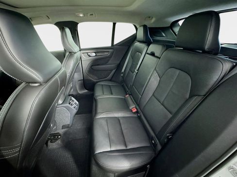 Used 2023 Volvo XC40 B5 Plus w/ Protection Package Premier image 24