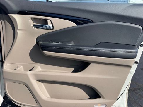 Used 2016 Honda Pilot Touring image 26