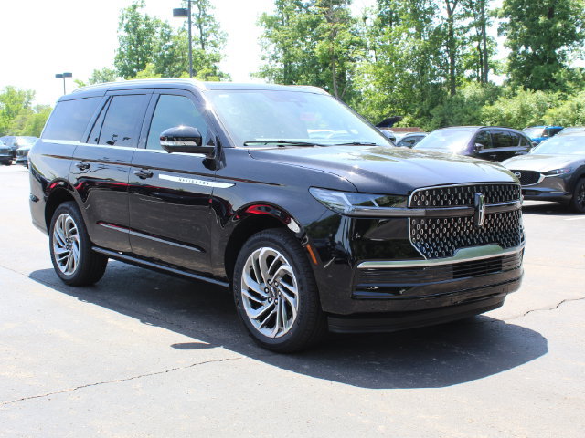 Used 2026 Lincoln Navigator Reserve AWD/4WD image 1