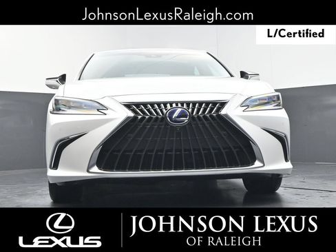 Certified 2022 Lexus ES 300h Ultra Luxury w/ Accessory Package 2 FWD image 16