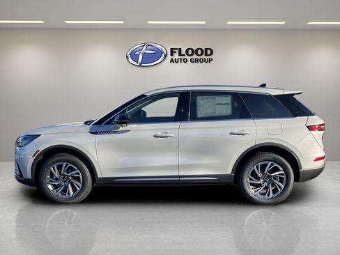 Used 2024 Lincoln Corsair AWD w/ Equipment Group 101A image 5