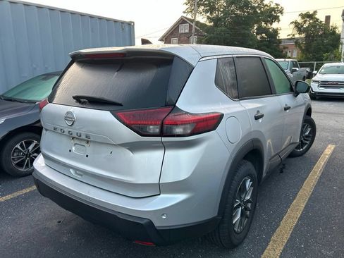 Used 2024 Nissan Rogue S FWD image 6