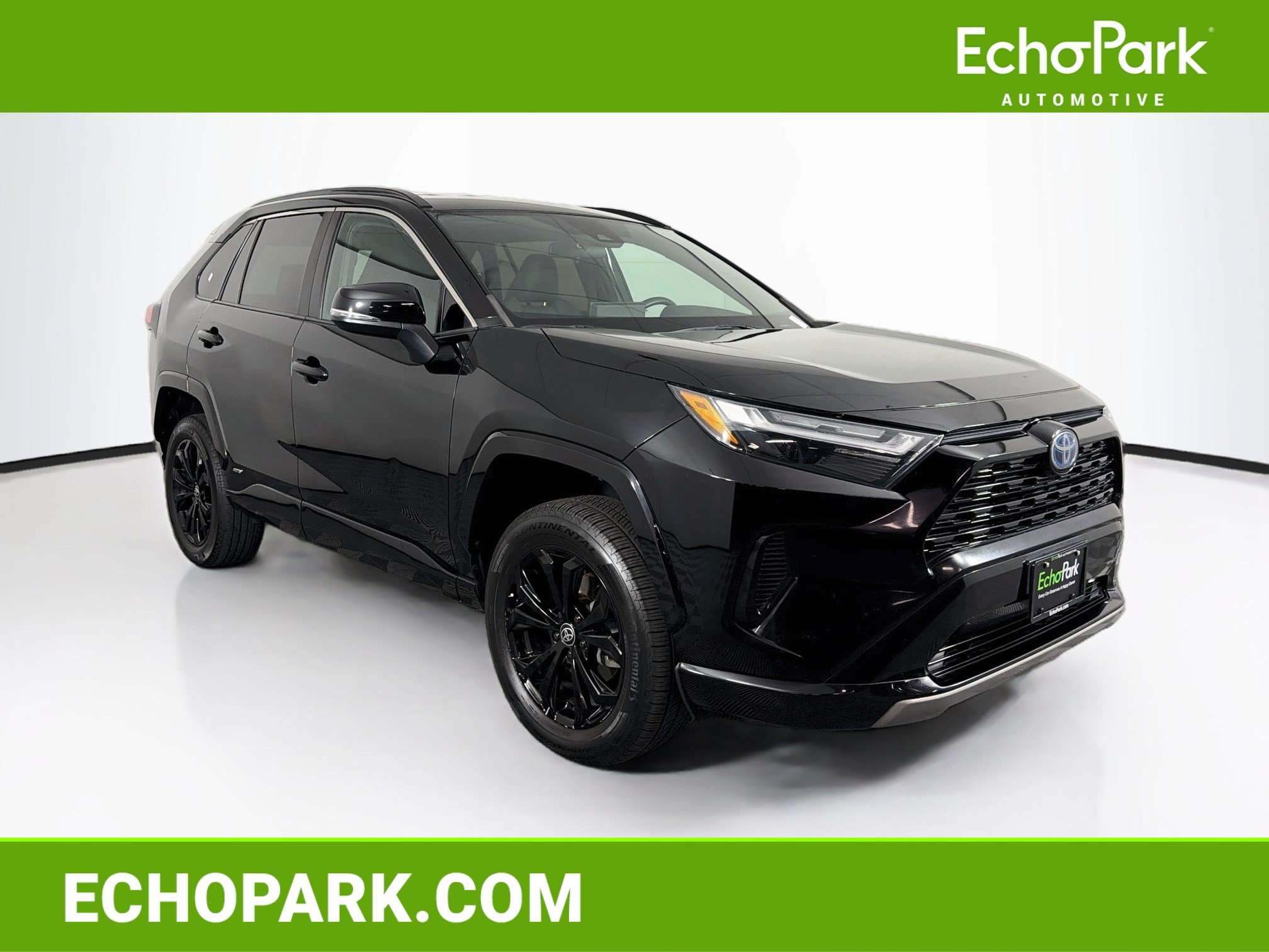 Used 2022 Toyota RAV4 SE AWD/4WD image 1