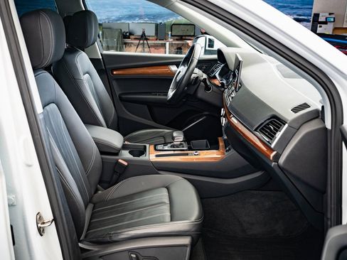 Used 2023 Audi Q5 2.0T Premium w/ Convenience Package image 21