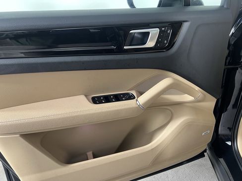 Certified 2022 Porsche Cayenne image 29