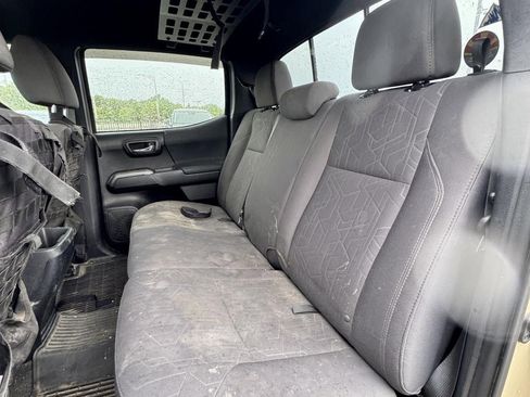 Used 2019 Toyota Tacoma TRD Sport w/ Technology Package AWD/4WD image 10