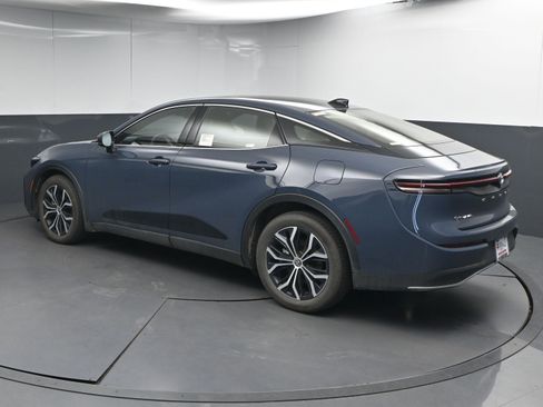 Certified 2025 Toyota Crown XLE image 6