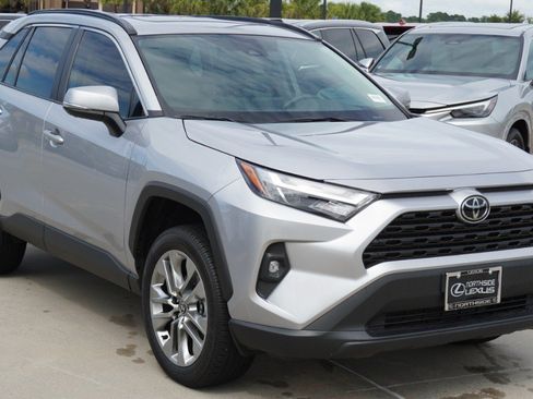 Used 2024 Toyota RAV4 XLE Premium FWD image 3