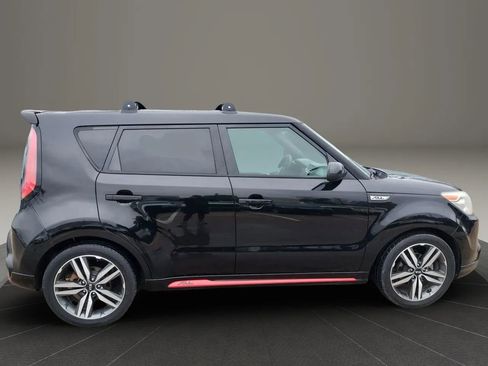 Used 2015 Kia Soul + image 8