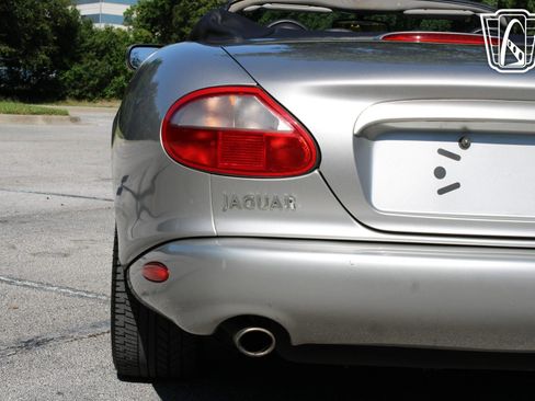 Used 1999 Jaguar XK8 Convertible RWD image 37