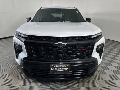 Used 2024 Chevrolet Traverse RS FWD image 8