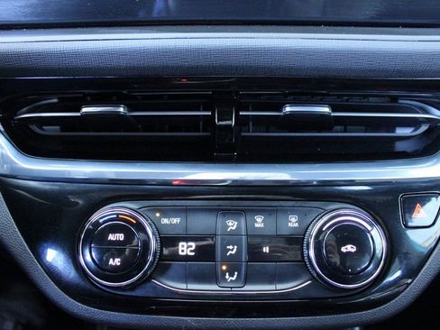 Used 2025 Buick Envista Sport Touring w/ Convenience II Package image 37