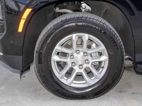 Used 2025 Chevrolet Tahoe LT image 40