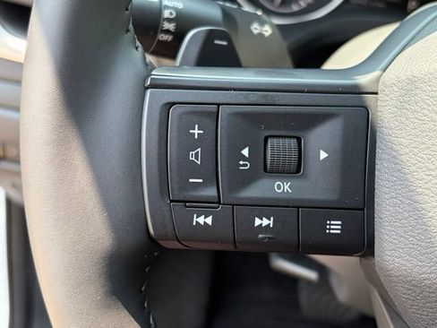 Certified 2025 Nissan Rogue SV AWD/4WD image 17