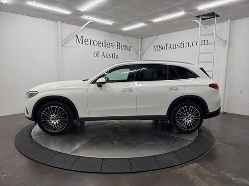 Used 2026 Mercedes-Benz GLC 300 image 4