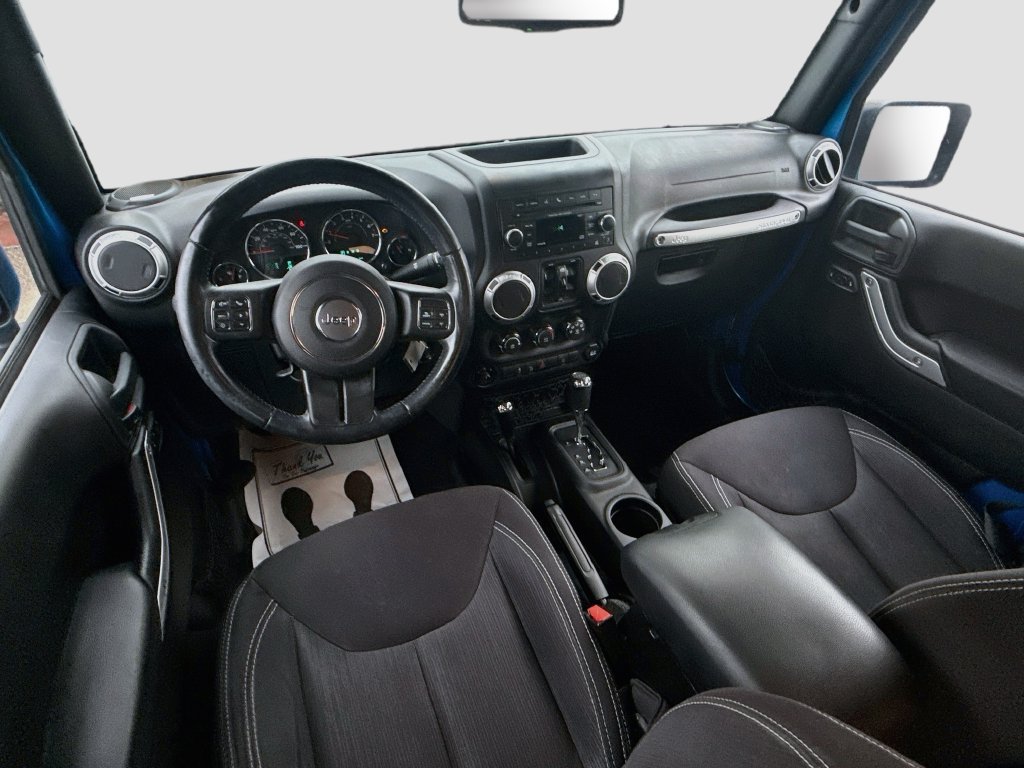 Used 2015 Jeep Wrangler Unlimited Sahara w/ Connectivity Group AWD/4WD image 19