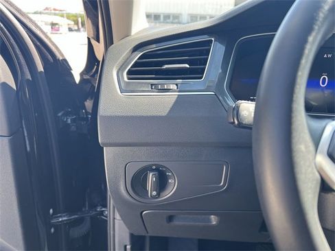 Used 2024 Volkswagen Tiguan S image 9