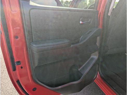 Used 2023 Nissan Frontier SV AWD/4WD image 17