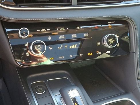 Used 2025 INFINITI QX60 Sensory w/ Vision Package image 18