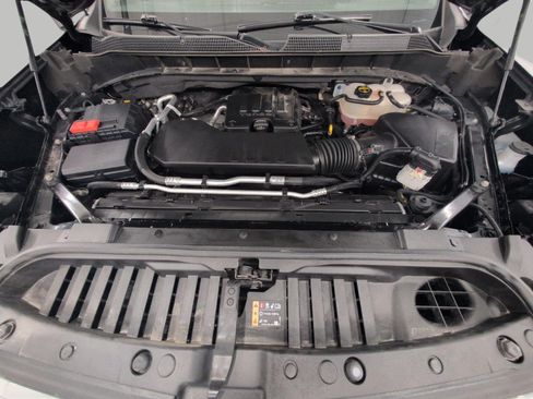 Used 2024 Chevrolet Silverado 1500 LT AWD/4WD image 8