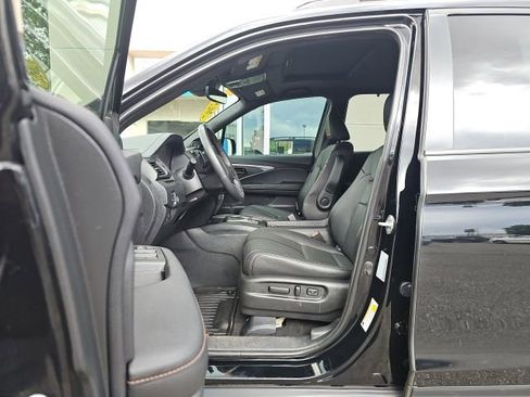 Used 2023 Honda Passport TrailSport image 9