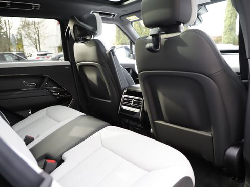 New 2026 Land Rover Range Rover Sport Dynamic SE image 12