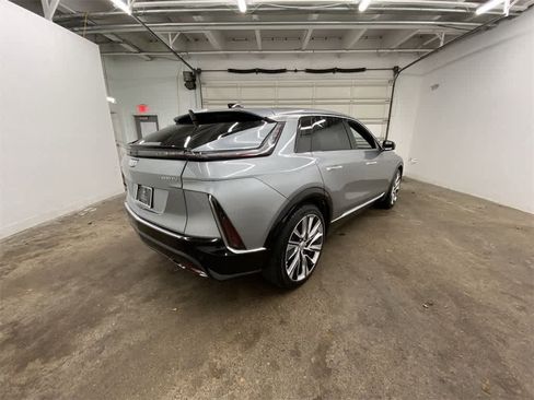 Certified 2025 Cadillac Lyriq Luxury w/ LPO, Floor Liner Package image 6