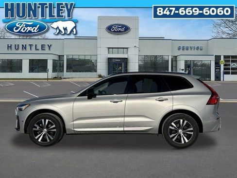 Used 2025 Volvo XC60 B5 Core image 7