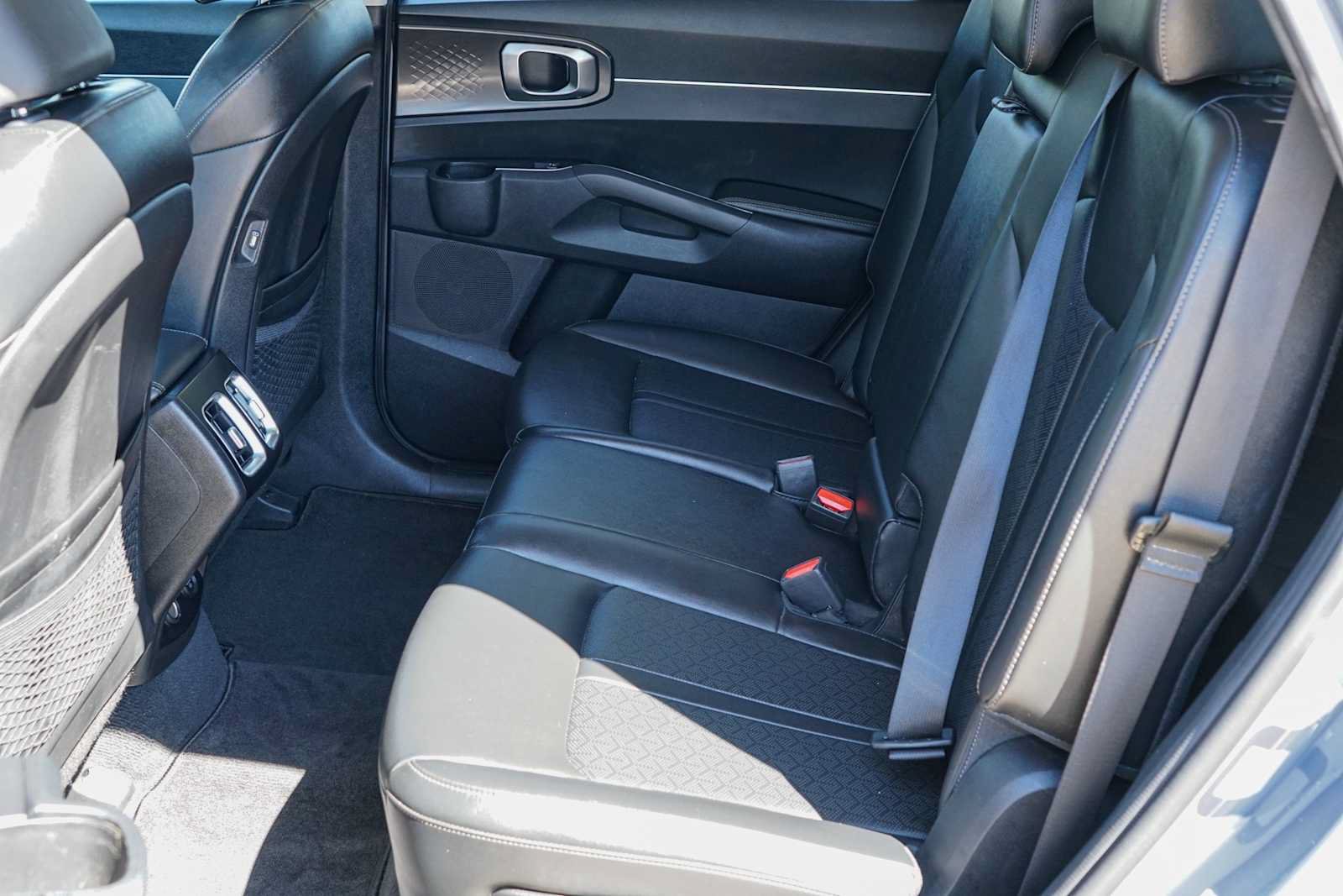 Used 2022 Kia Sorento S w/ Panoramic Sunroof Package FWD image 20